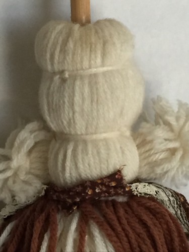 Grembiule vintage fatto a mano in legno 18" filato casa bambola pizzo rifinito country - Foto 8 di 8