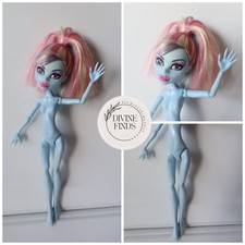 Mattel Monster High Classroom Partners Home Ick Abbey Bominable ...