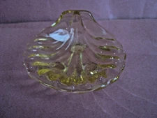 CAMBRIDGE GLASS CAPRICE YELLOW GLASS CLAM SHELL OPEN SALT CELLAR, c1937-1953