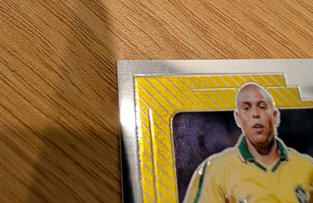 Panini Donruss Fifa Road to World Cup 2026 Beautiful Game R9 Ronaldo Brazil Auto view 3