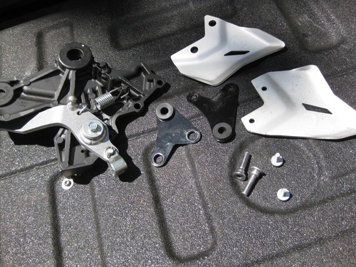 20-24 KAWASAKI NINJA EX650 RIGHT REARSET REAR SET DRIVER FOOT PEG BRAKE BRACKET - Picture 5 of 7