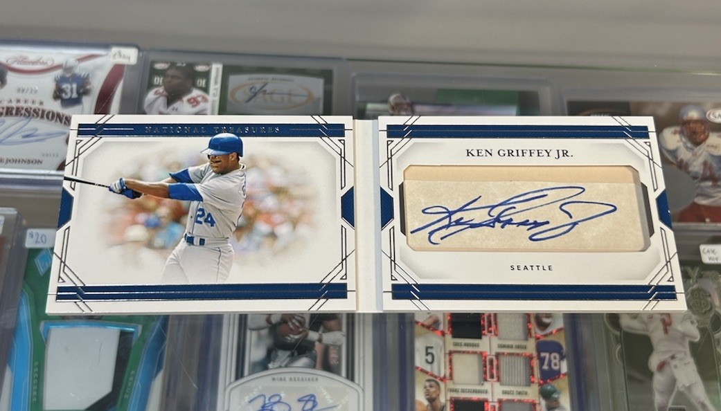 2020 National Treasures Ken Griffey Jr. Cut Signature Auto Booklet Card - /15