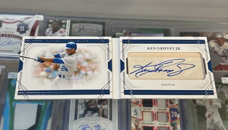 2020 National Treasures Ken Griffey Jr. Cut Signature Auto Booklet Card - /15