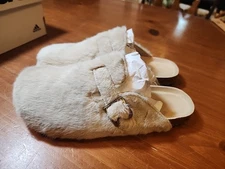 Sanya Clogs Beige Fuzzy Size 43 EU Mens 10 Very Lightly Used 