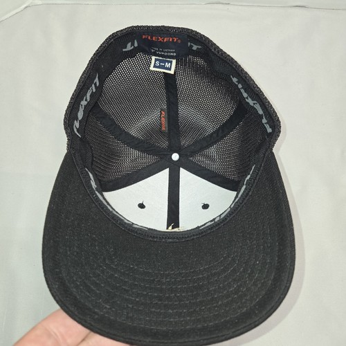 OAKLEY HAT S/Med BLACK CAMOUFLAGE O LOGO RAISED FLEX FIT CLASSIC LOW TINCAN Euc - Picture 5 of 6