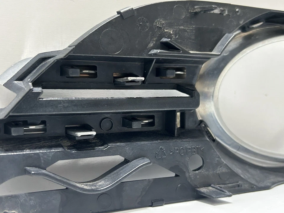 OEM MERCEDES BENZ W211 PASAJERO DELANTERO DERECHO MOLDURA LUZ ANTINIEBLA E350 2118850822 Foto 4 de 4