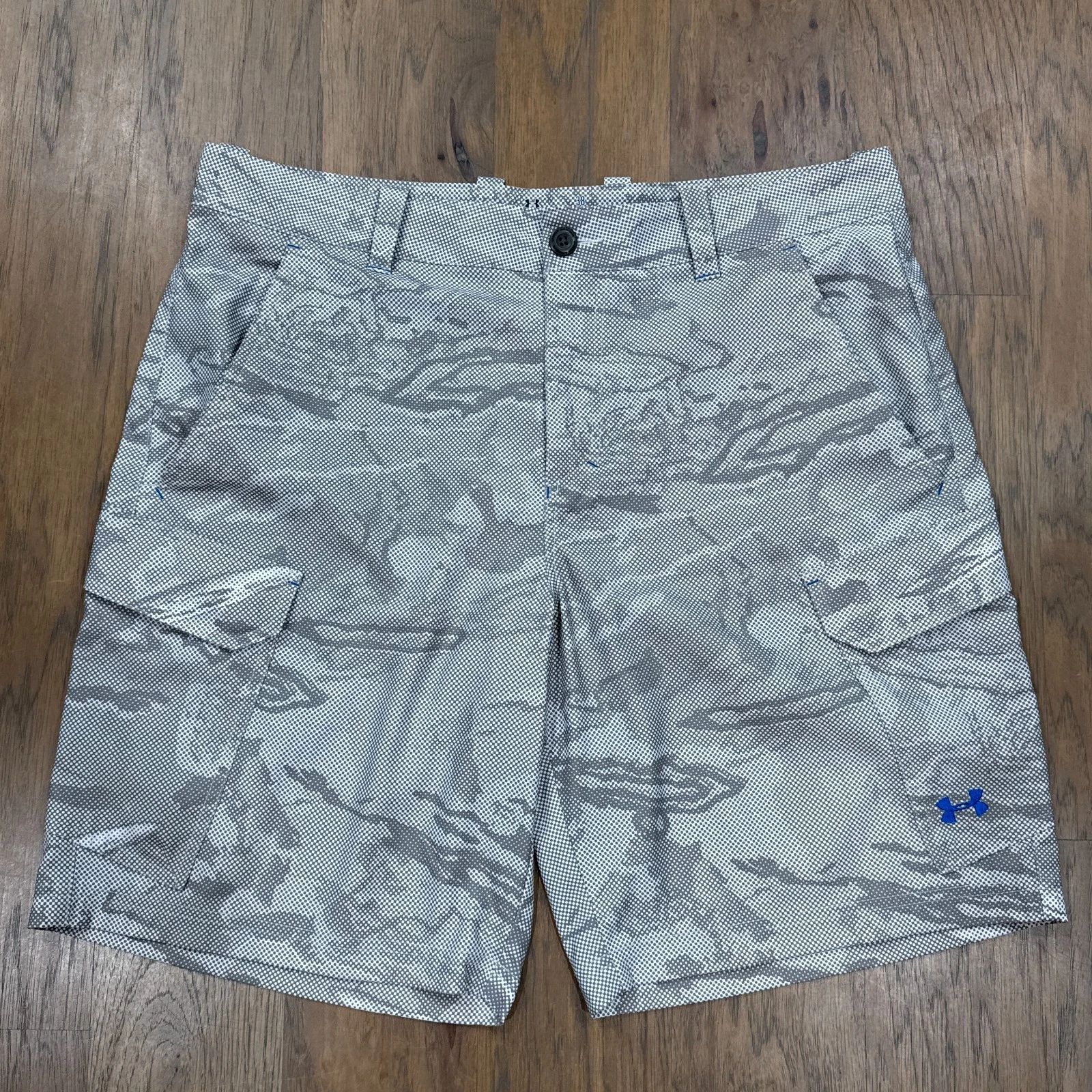 Under Armour Shorts Mens 38 Gray Camo Loose Fit HeatGear Cargo Pockets 10" Fish