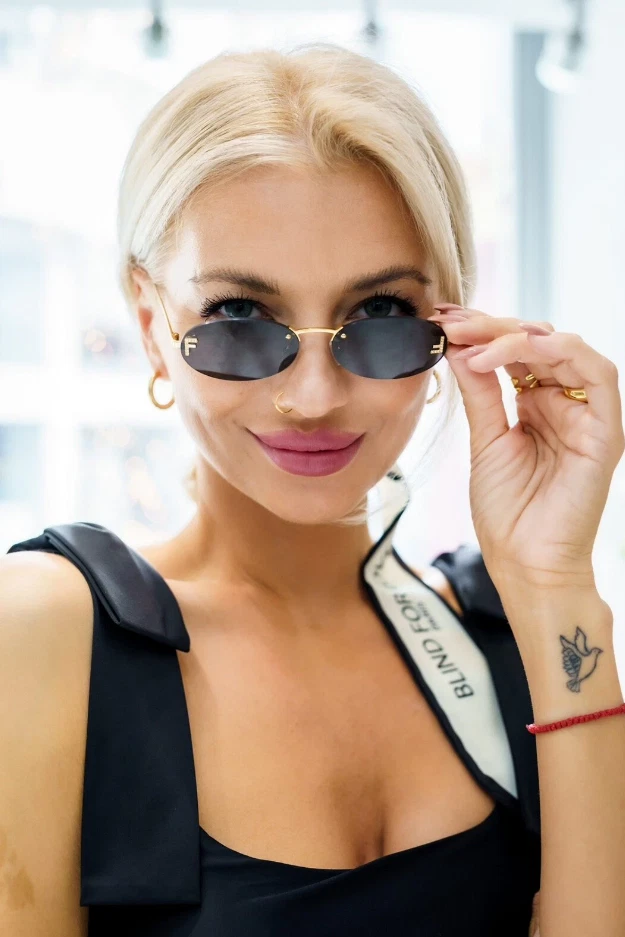 FENDI First FE4075US 30A Shiny Crystal Endura Gold Grey Lens Women Sunglasses - Image 2 of 4