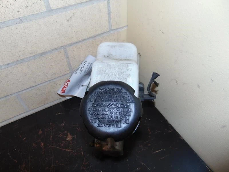 Brake Master Cylinder Fits 11-16 EQUUS 1697501 Foto 3 de 4