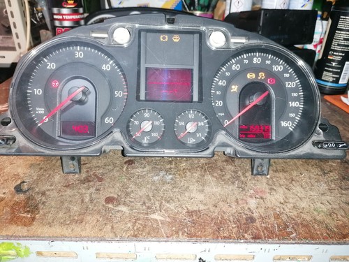 9700 Tacho Kombiinstrument VW Passat 3C 2,0 TDI RHD VDO 3C0920960N 159379 Meilen