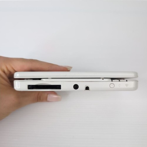 New Nintendo 3DS Bianco OTTIME Condizioni Console Nintendo + Caricatore - Imagen 11 de 17