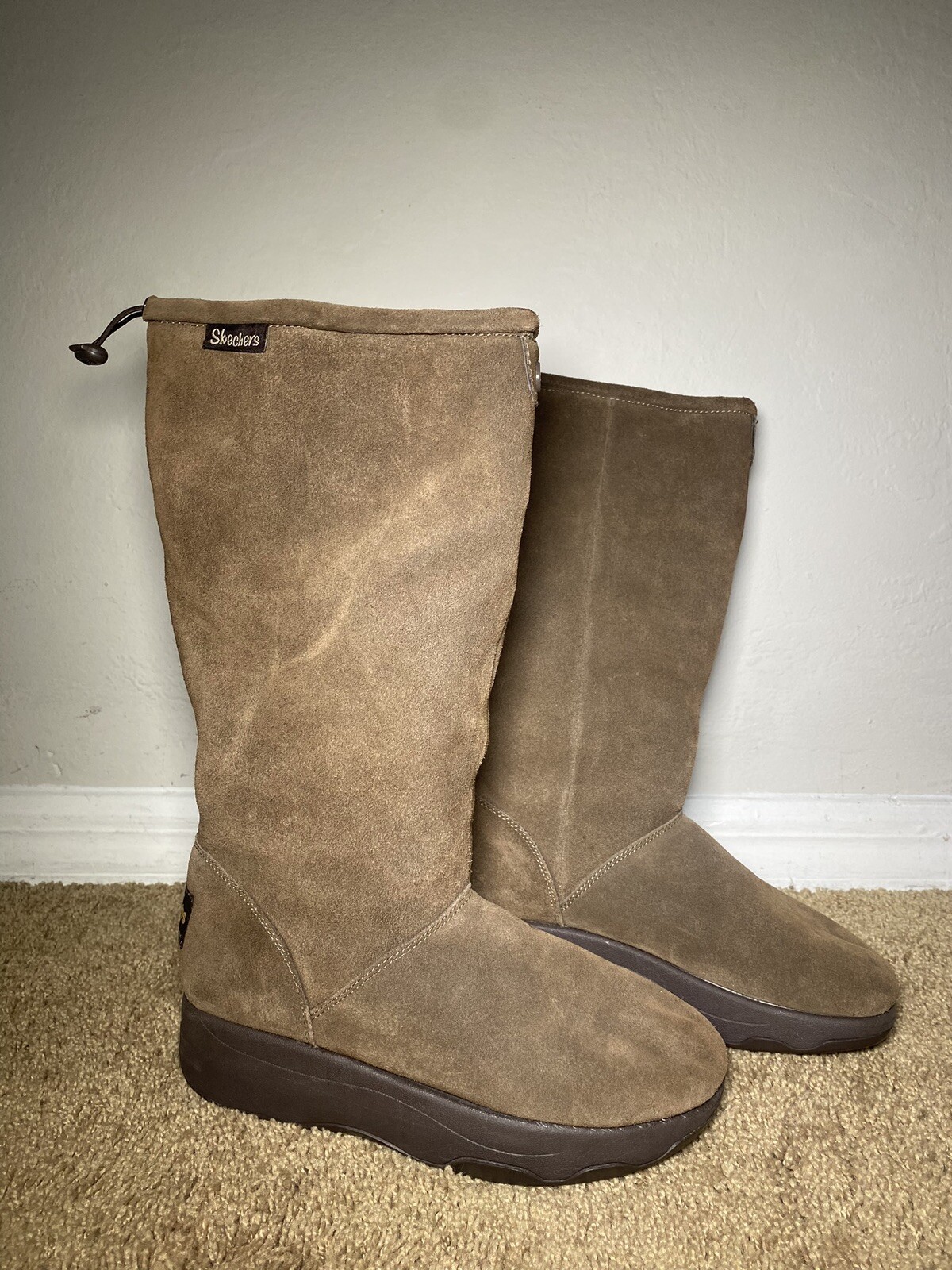 sketchers engineer boots