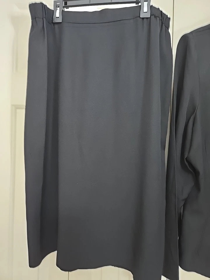 Talla Grande 16 Dos (2) Piezas Blazer Falda Conjunto Negro con Borde Estampado Animal Foto 2 de 4