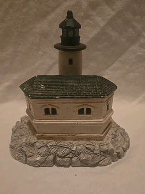 Harbour Lights Coquille River Lighthouse 1991 313/5500. Tiny Broken Piece