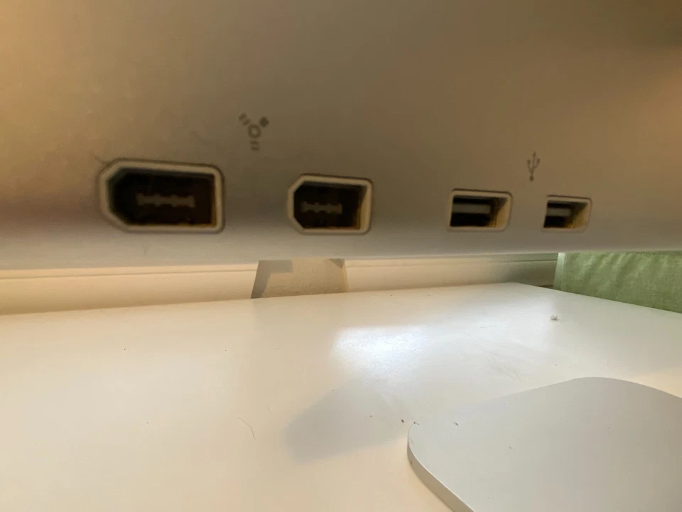 Apple 20" LCD Cinema HD Display Monitor - WORKS Great! SUPER CLEAN, One Owner! - Image 4 of 4