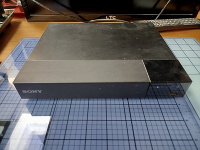 Sony BDP-S1700 1080p Blu-Ray Player Bundle - Remotes & Cables Included - Works! 