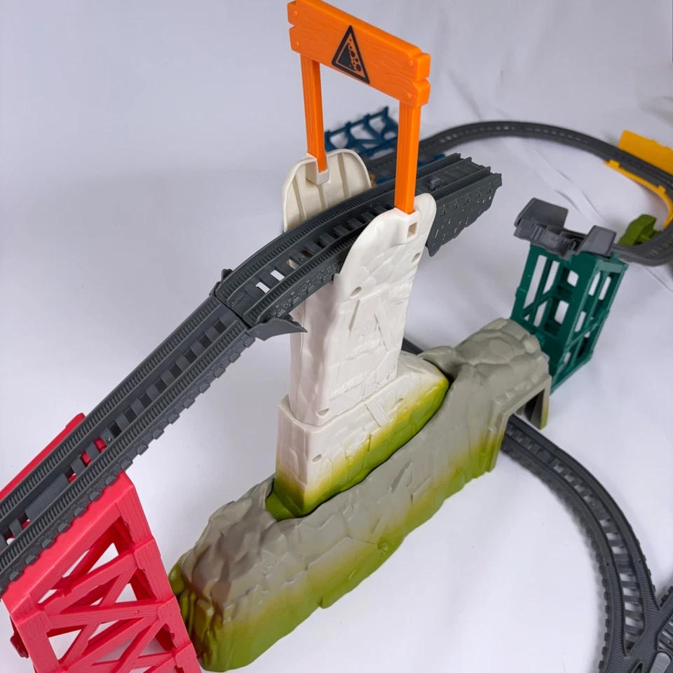 Thomas Trackmaster Avalanche Escape Set Deluxe COMPLETE Train Track Lot - Image 2 of 4