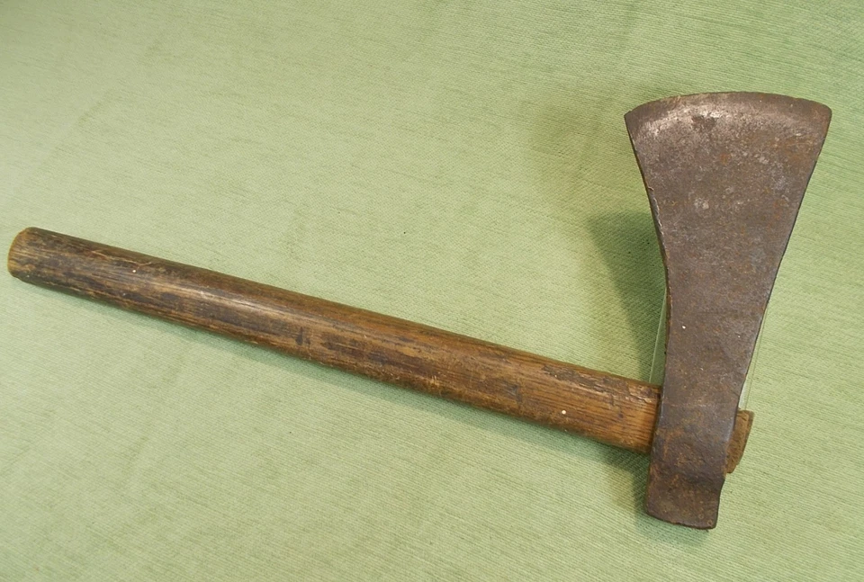 Ancienne Hache de Bucheron / Forestier - Outil Ancien - Photo 2/4