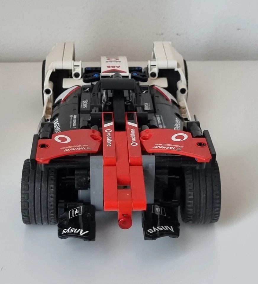 LEGO Technic 42137 Formula E Porsche 99X Electric, foto 4 di 5