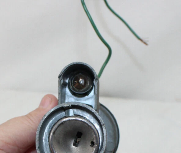 GM 1960, OLDSMOBILE, INTERRUPTOR DE ENCENDIDO BUICK, COLA DE CERDO Y MONTAJE PARA LUZ DE TRABAJO Foto 4 de 4