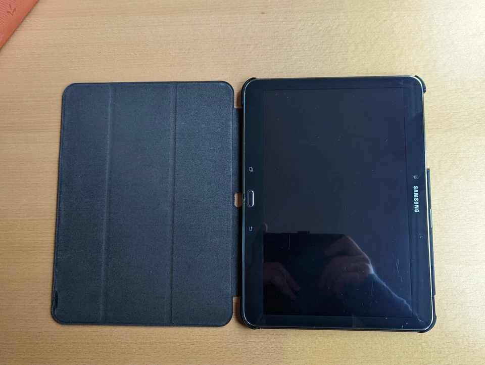 Samsung Galaxy Tab 4 SM-T535 16GB, Wi-Fi + 4G, 10.1" - Schwarz