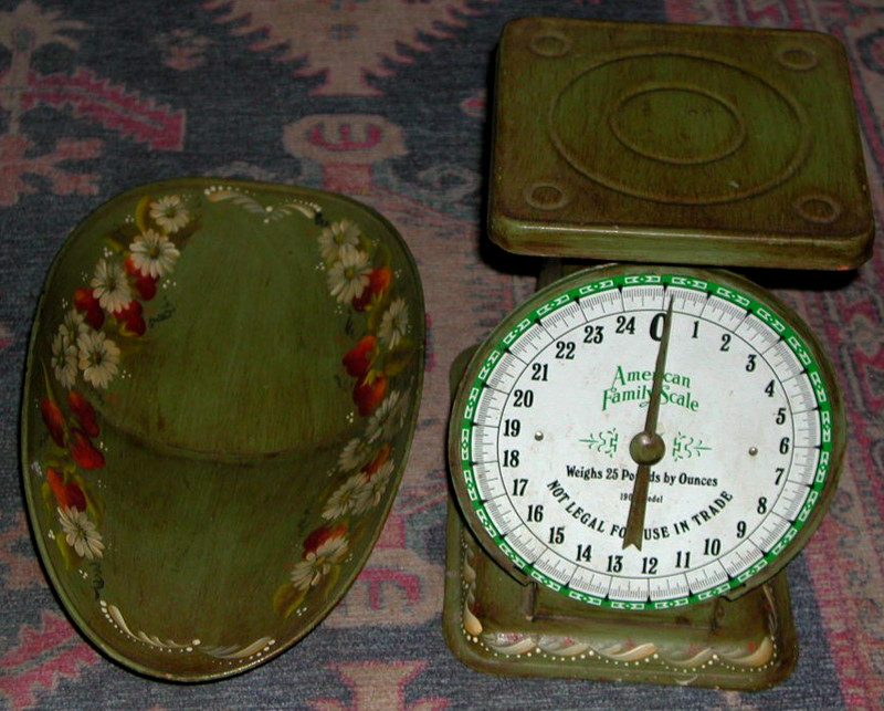 Antique American Family 25 LB Kitchen Scale Painted TOWLE PAINTING STRAWBERRY