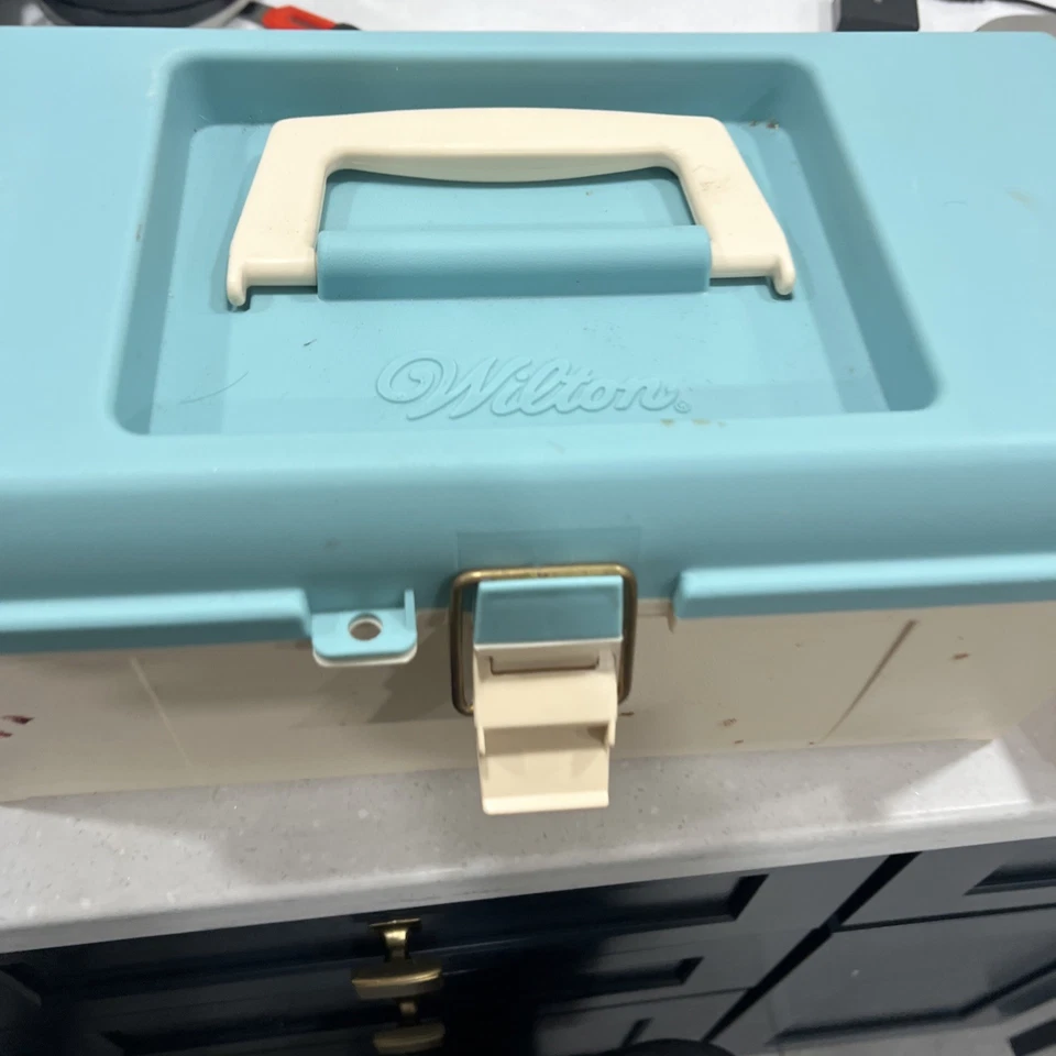 Juego de herramientas y carrito para decoración de pasteles Wilton Foto 2 de 4