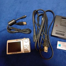 OLYMPUS FE-240 Digital Camera 7.1 Megapixels 5x Optical Zoom with Accessories