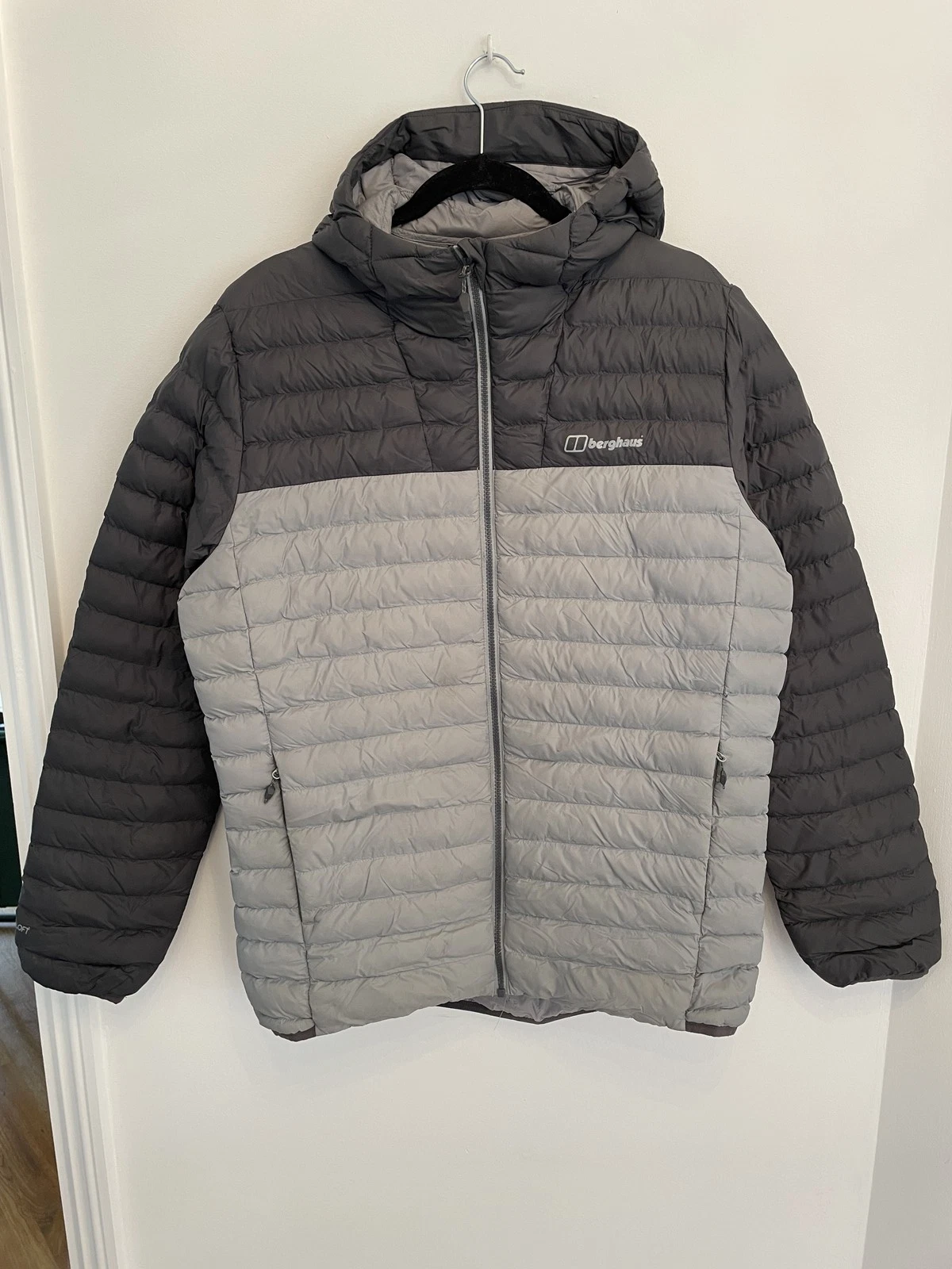 Berghaus Vaskye Puffer Jacket Mens Large Hydroloft Hooded Full Zip, Grey Black
Opens in a new window