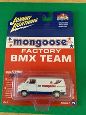 JOHNNY LIGHTNING MONGOOSE FACTORY BMX TEAM 1977 DODGE VAN POP CULTURE 1/64 SCALE