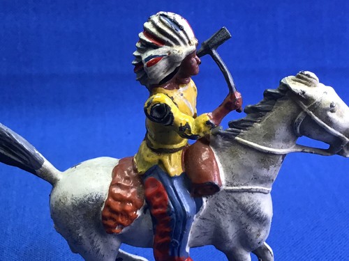 BRITAINS LEAD INDIAN ON WHITE HORSE WITH MOVEABLE ARM REF: 23C - Picture 3 of 5
