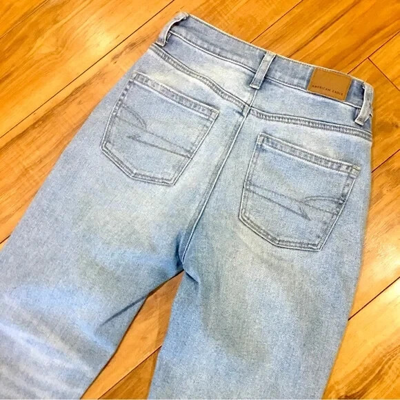 American Eagle AEO moms straight jeans light wash distressed denim 00 image 9