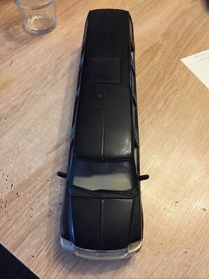 Ford Excursion 1:24 Von Maisto 