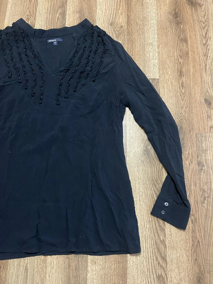Gap Shirt, Women's Maternity Size Medium, Black, Long Sleeve, V-neck, Ruffles - Image 4 of 4