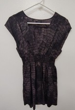 Guess V-Neck Sleeveless Dress Small – Lightweight, Elastic Waist, Short Length