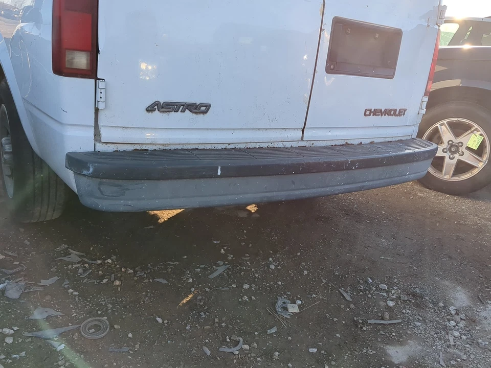 1995-2005 Chevrolet Astro Rear Bumper Assembly Oem DO7HR Foto 3 de 3
