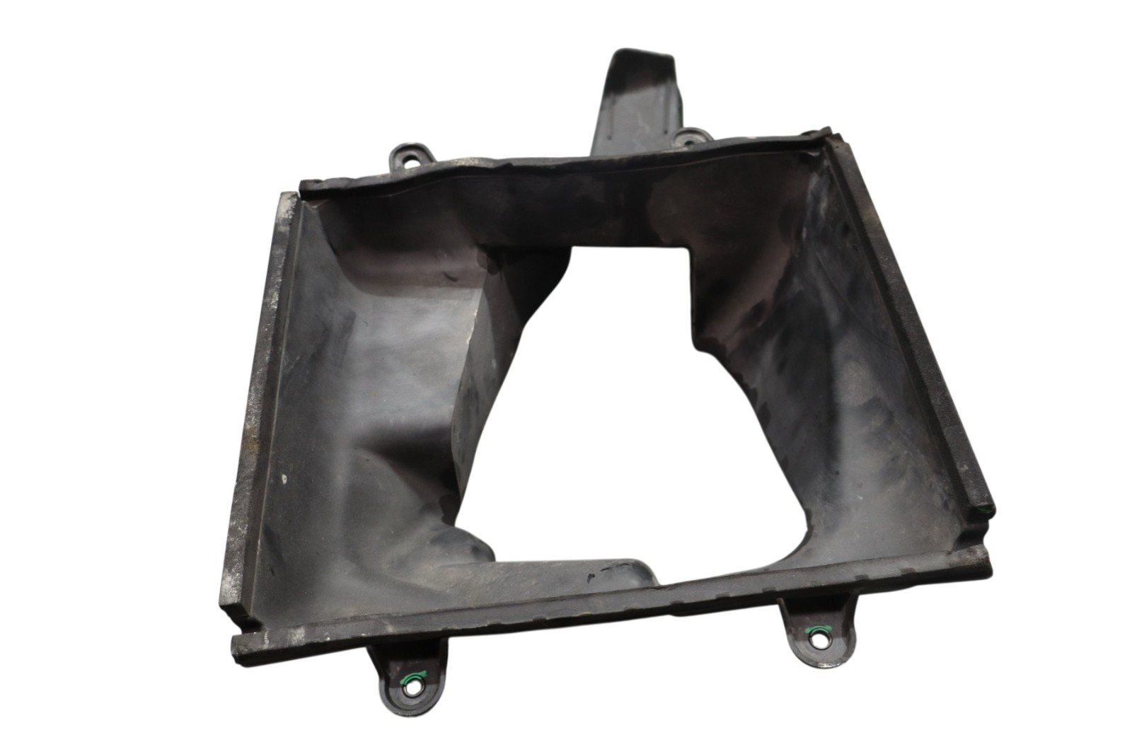 Maserati Ghibli 2014-2020 Front Left Shroud duct P/N 670004140