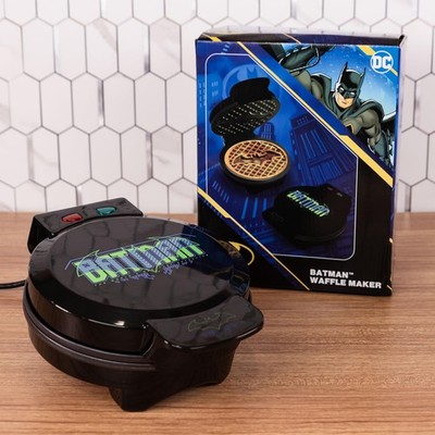 Uncanny Brands DC Comics Batman Game Over Waffle Maker   Makes Batman Insignia W
