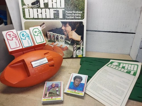 Vintage 1974 Parker Brothers Pro Draft Team Building Board Game Complete