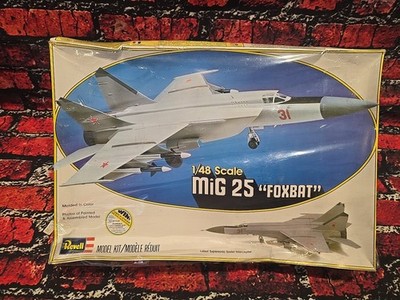 VINTAGE 1:48 Revell Mig-25 Foxbat - Model Kit - NEW