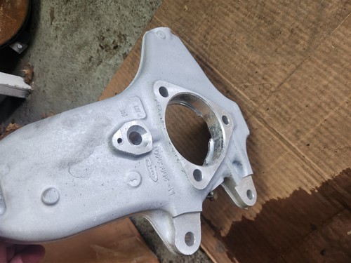 14-19 Corvette C7 REAR Spindle Knuckle LEFT DRIVER NICE USED 20959402 - Picture 2 of 4