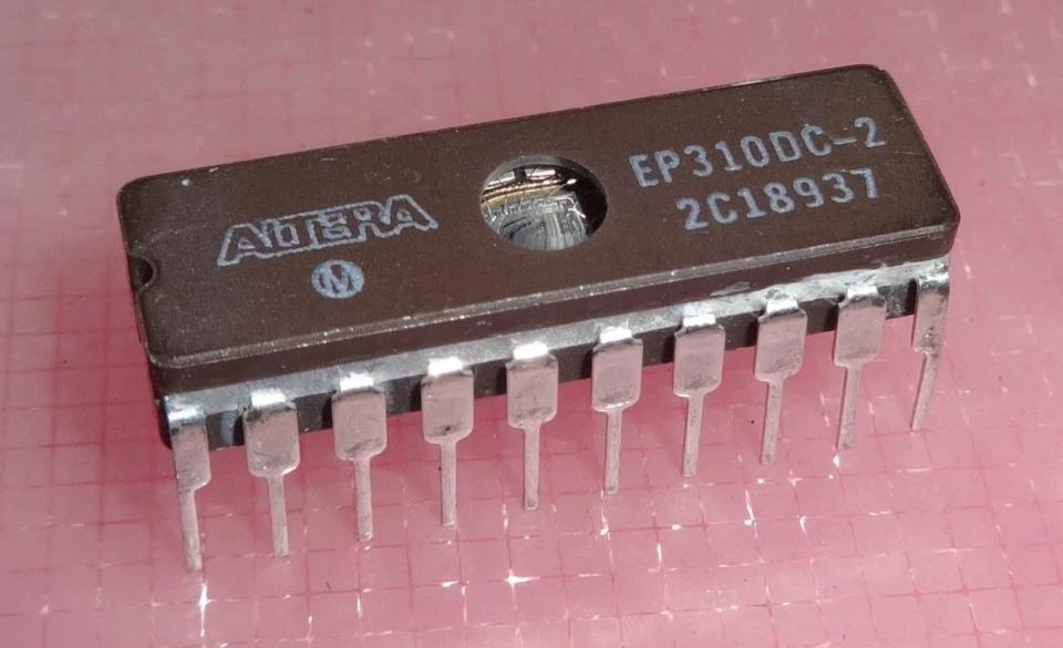 Altera EP310DC-2 UV - erasable ceramic DIP ... 9 - Stück