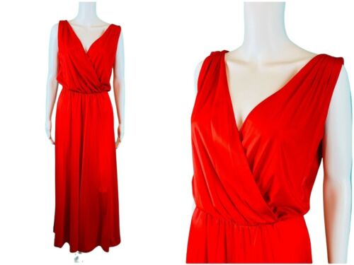 Vintage 1970s Red Jumpsuit Nylon Surplice Cropped One Piece B 37" - Picture 1 of 10