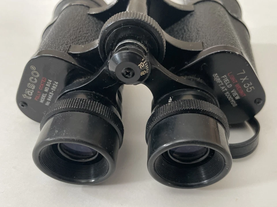 Tasco Light Weight Field View 7x35 Binoculars 358 Feet at 1000 Yards W/Case - Image 3 of 4