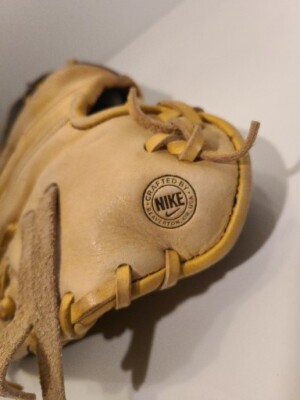 Nike Diamond Elite Show Select 11.25” DWP Broken In Baseball Nike Diamond Elite Show Select 11.25” DWP Broken In Baseball