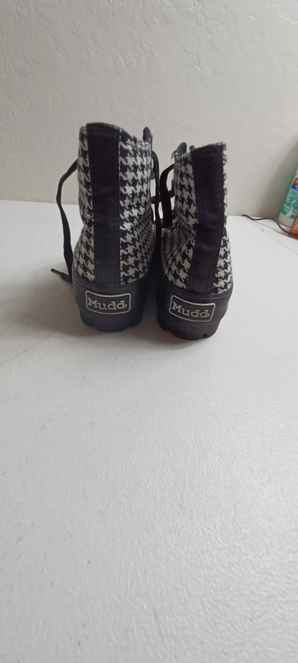 Mudd Jupiter-01L Ladies Black Lace Up Boots Checkered Size 7.5 - Image 3 of 4