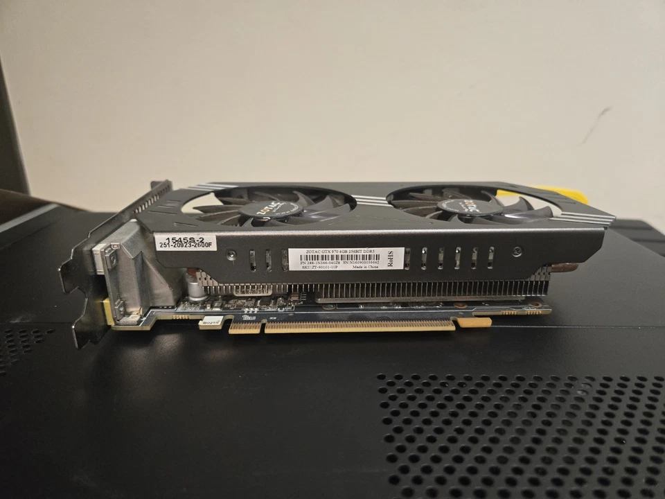Tarjeta de gráficos ZOTAC NVIDIA GeForce GTX 970 4GB GDDR5 (2881N366040Z8) Foto 2 de 4