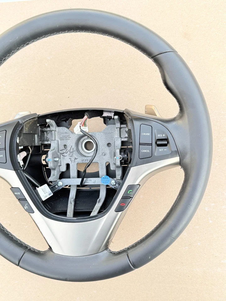 2015-2016 Hyundai Genesis VOLANTE DE MOTORISTA/INTERRUPTOR DE CONTROLE DE CRUZEIRO DE ÁUDIO FABRICANTE DE EQUIPAMENTO ORIGINAL - Imagem 2 de 4