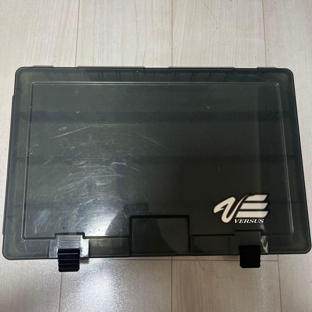 Set of 36 metal jigs and jig case (35g to 200g set) - Image 2