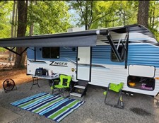 2023 ZINGER 219RB LIKE NEW TURN KEY CAMPER
